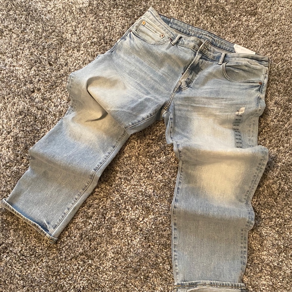 👖 Light wash blue jeans